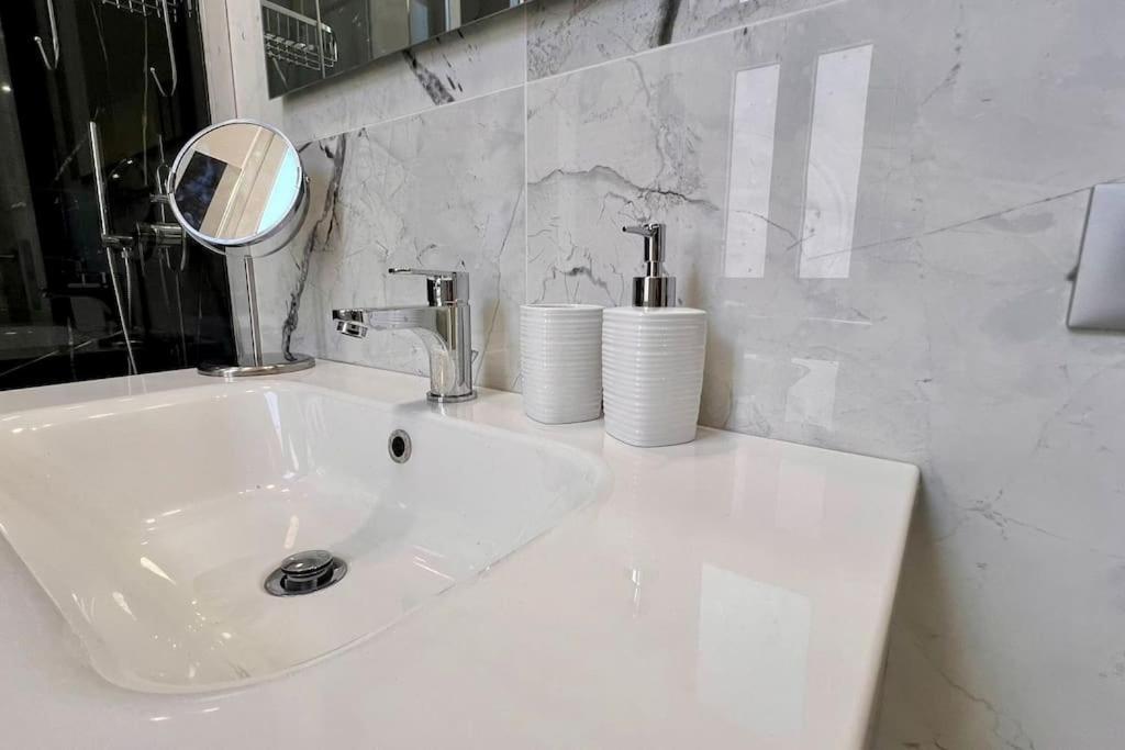 Urban House - Modern Flat Navigli Milan Center Apartment ภายนอก รูปภาพ